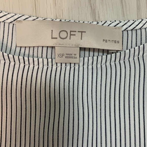 Loft Women’s short sleeve blouse in black and white stripes, size XSP. - Picture 2 of 4
